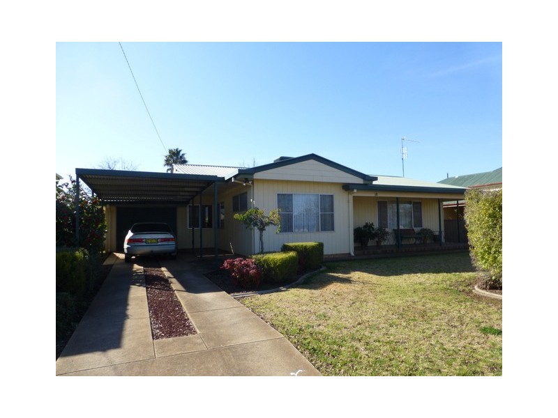 18 Cecile Street, Parkes NSW 2870