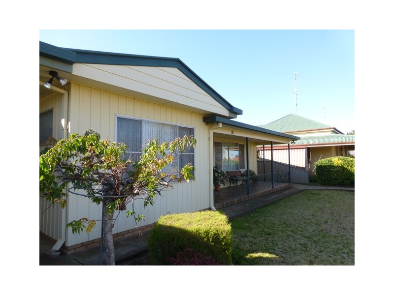 18 Cecile Street, Parkes NSW 2870