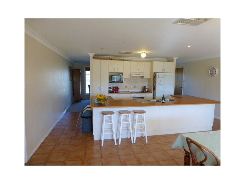 17 Wangara Lane, Parkes NSW 2870