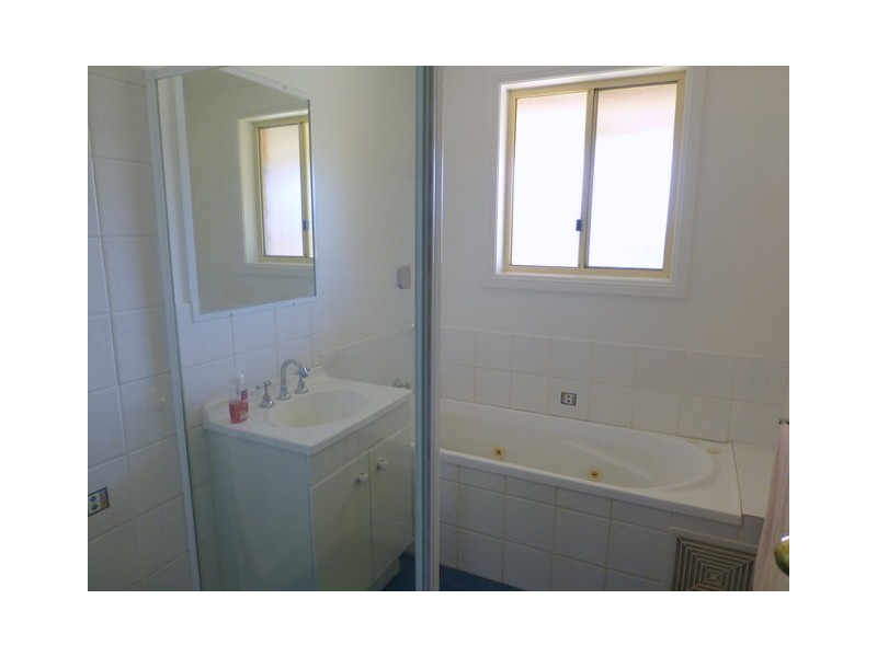 17 Wangara Lane, Parkes NSW 2870