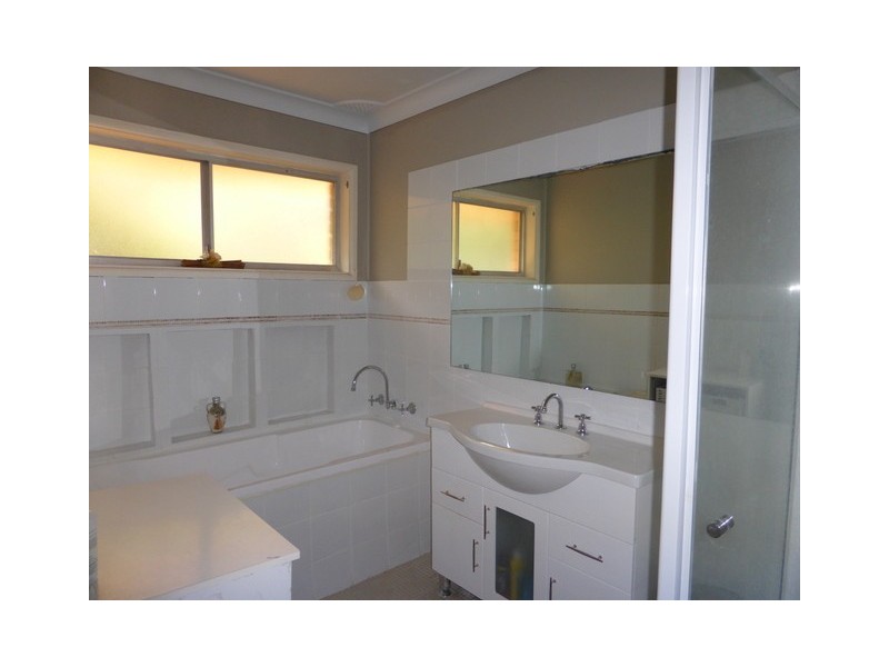 4 Church Street, Parkes NSW 2870