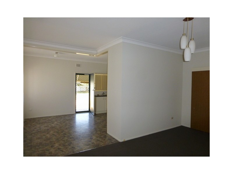 2 Wattle Street, Parkes NSW 2870