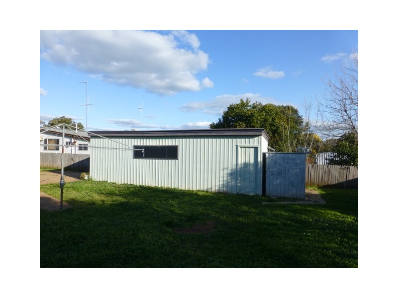 2 Wattle Street, Parkes NSW 2870