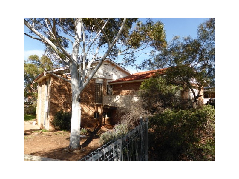 6 Monica Close, Parkes NSW 2870