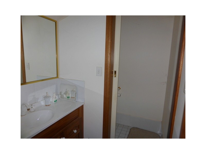 6 Monica Close, Parkes NSW 2870