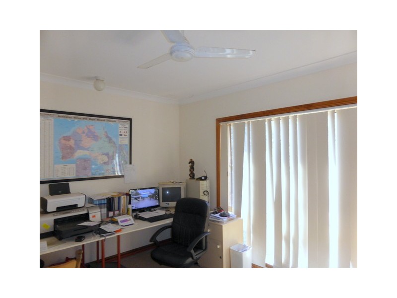 6 Monica Close, Parkes NSW 2870