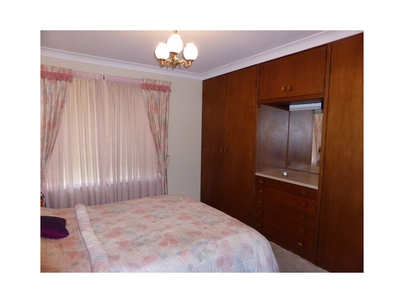 11 Hume Street, Parkes NSW 2870