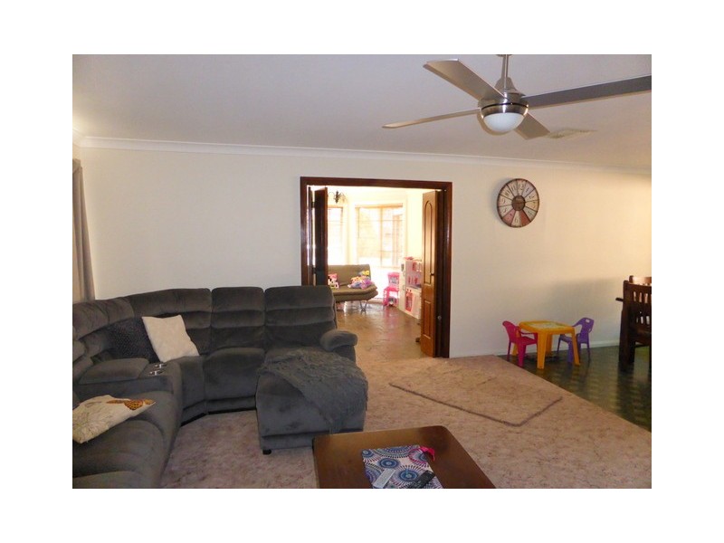 1 Guillan Place, Parkes NSW 2870