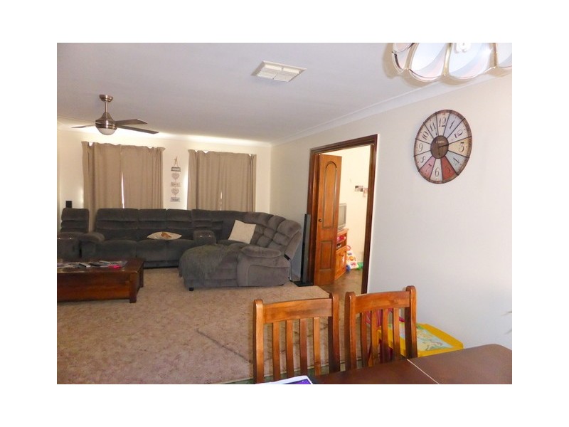 1 Guillan Place, Parkes NSW 2870