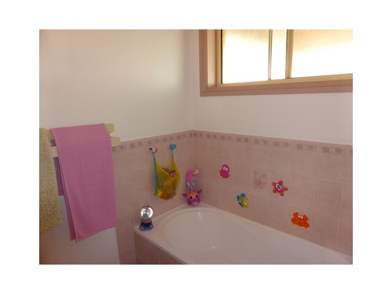 1 Guillan Place, Parkes NSW 2870