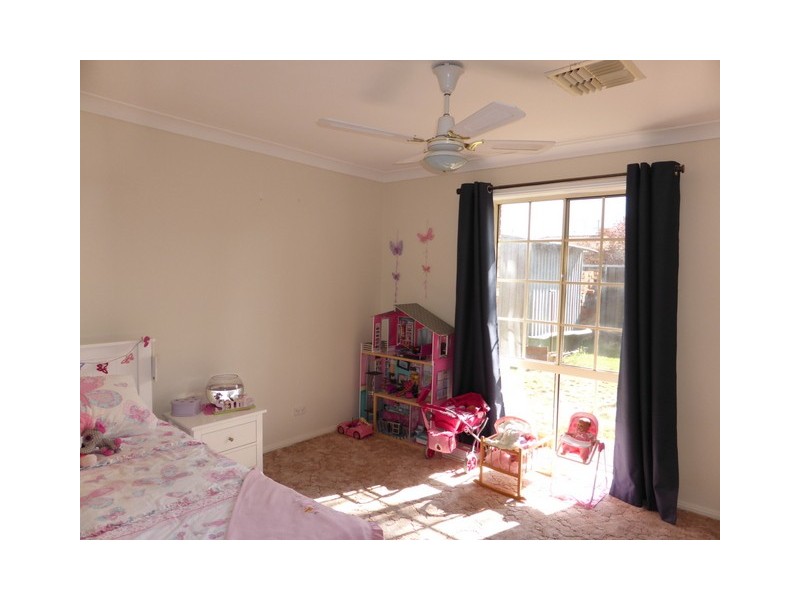1 Guillan Place, Parkes NSW 2870