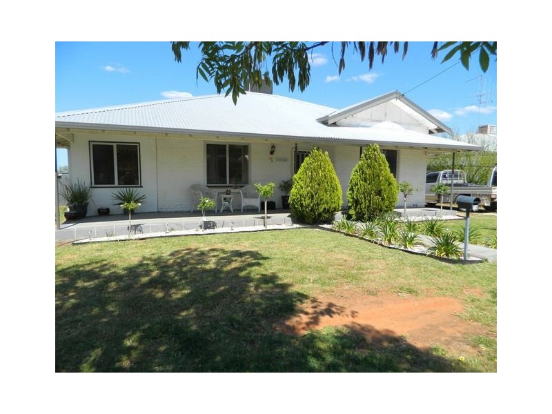 15 Lynch Street, Parkes NSW 2870