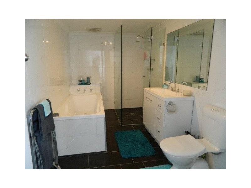 15 Lynch Street, Parkes NSW 2870