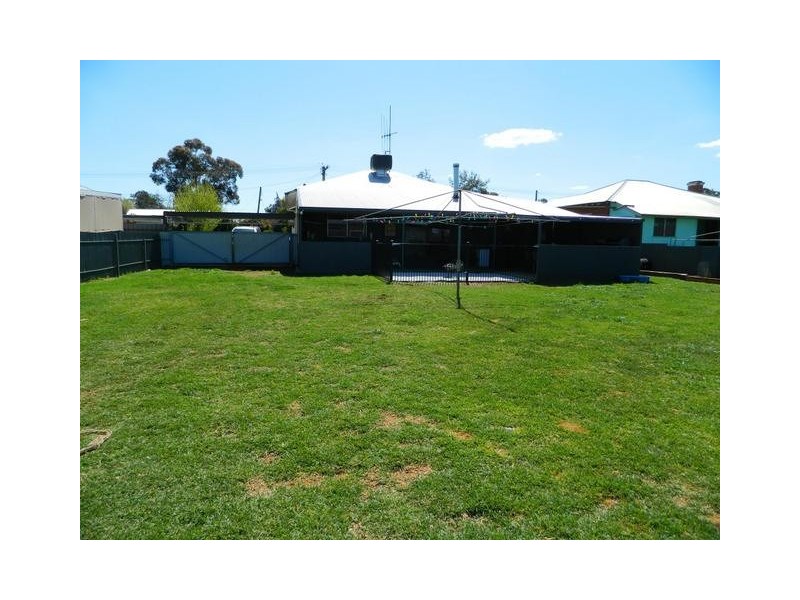 15 Lynch Street, Parkes NSW 2870