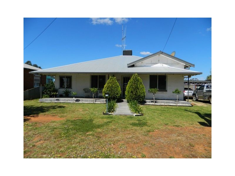 15 Lynch Street, Parkes NSW 2870
