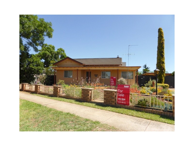 52 Dalton Street, Parkes NSW 2870
