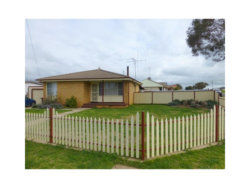 17 Best Street, Parkes NSW 2870