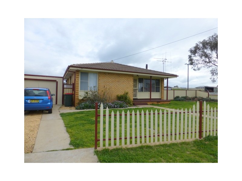 17 Best Street, Parkes NSW 2870