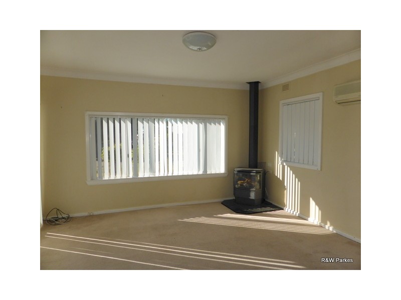28 Pearce Street, Parkes NSW 2870