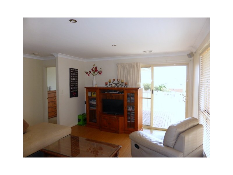 8 Valley View Place, Parkes NSW 2870