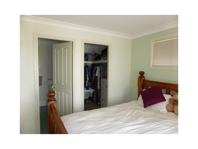 8 Valley View Place, Parkes NSW 2870