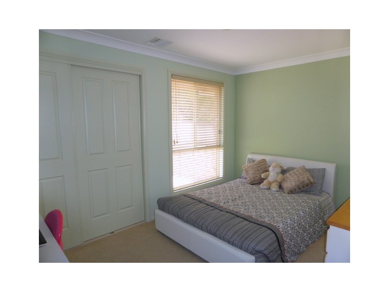8 Valley View Place, Parkes NSW 2870
