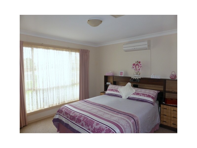 9 Cobden Place, Parkes NSW 2870