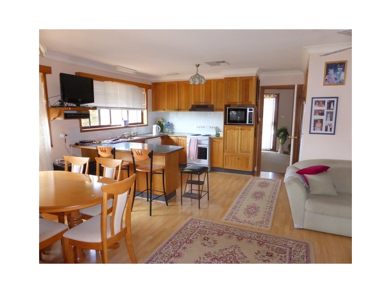 4 Monica Close, Parkes NSW 2870