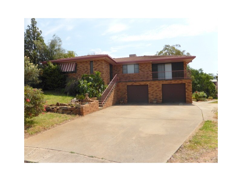 4 Monica Close, Parkes NSW 2870