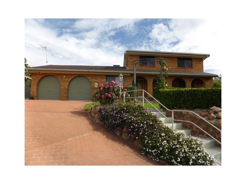 6 Glenwarrie Place, Parkes NSW 2870