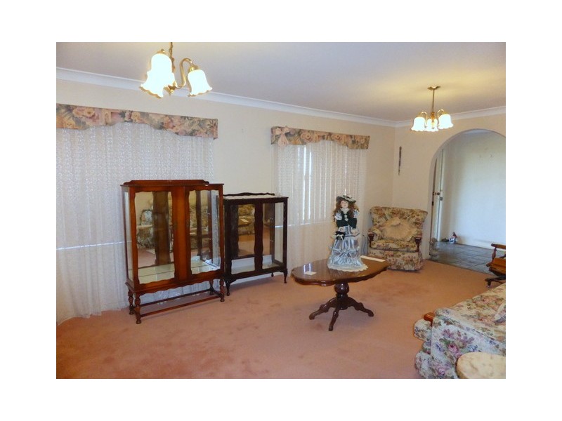 6 Glenwarrie Place, Parkes NSW 2870