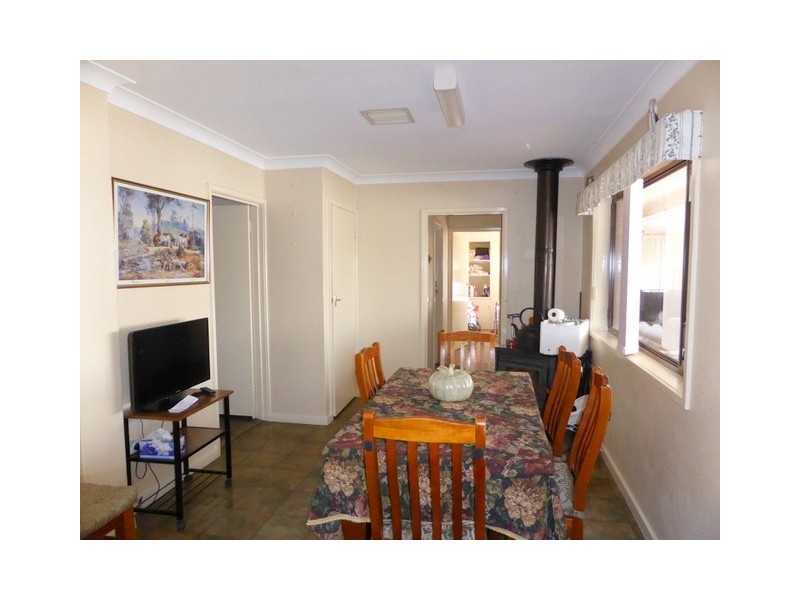 6 Glenwarrie Place, Parkes NSW 2870