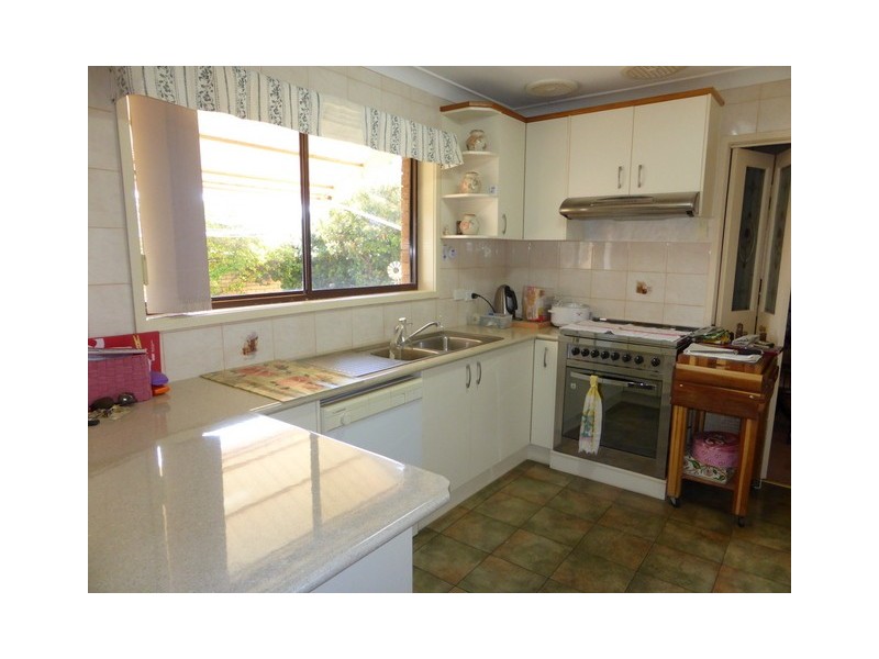 6 Glenwarrie Place, Parkes NSW 2870