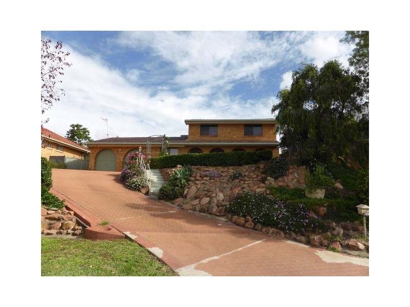 6 Glenwarrie Place, Parkes NSW 2870