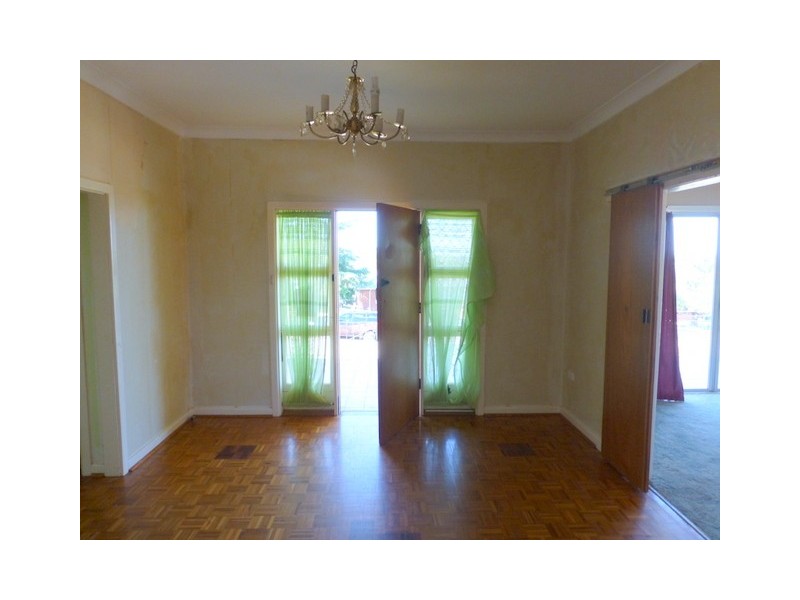 12 Wentworth Street, Parkes NSW 2870