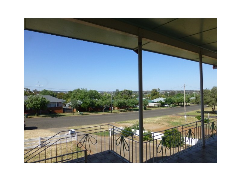 12 Wentworth Street, Parkes NSW 2870