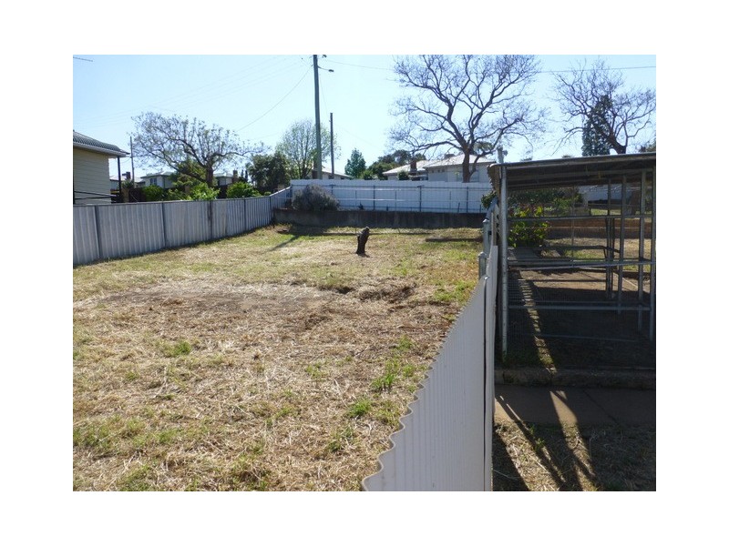 12 Wentworth Street, Parkes NSW 2870