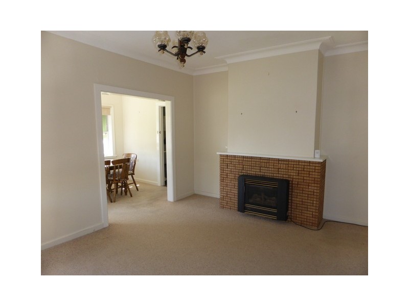 13 Victoria Street, Parkes NSW 2870