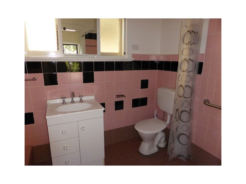 13 Victoria Street, Parkes NSW 2870