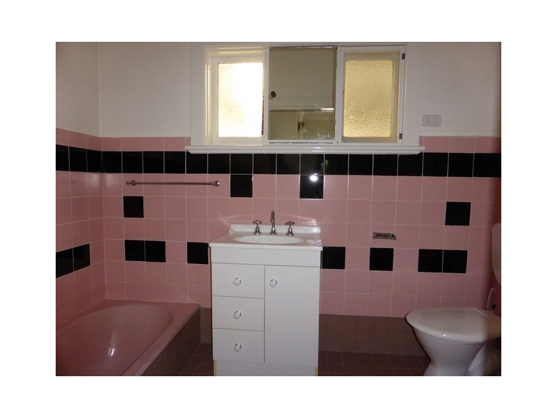 13 Victoria Street, Parkes NSW 2870