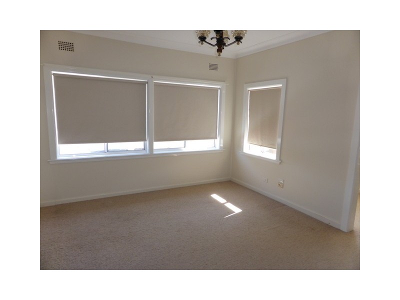 13 Victoria Street, Parkes NSW 2870