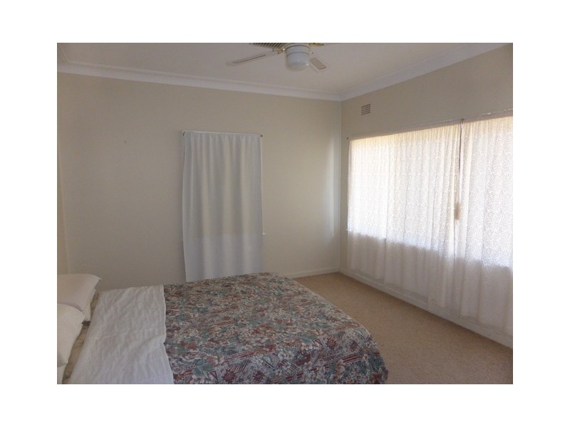 13 Victoria Street, Parkes NSW 2870