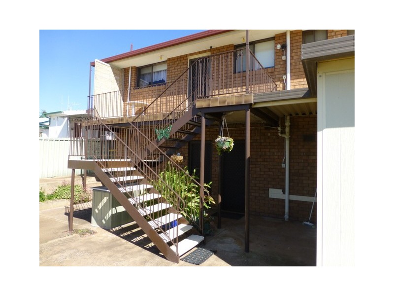 9 Middleton Street, Parkes NSW 2870