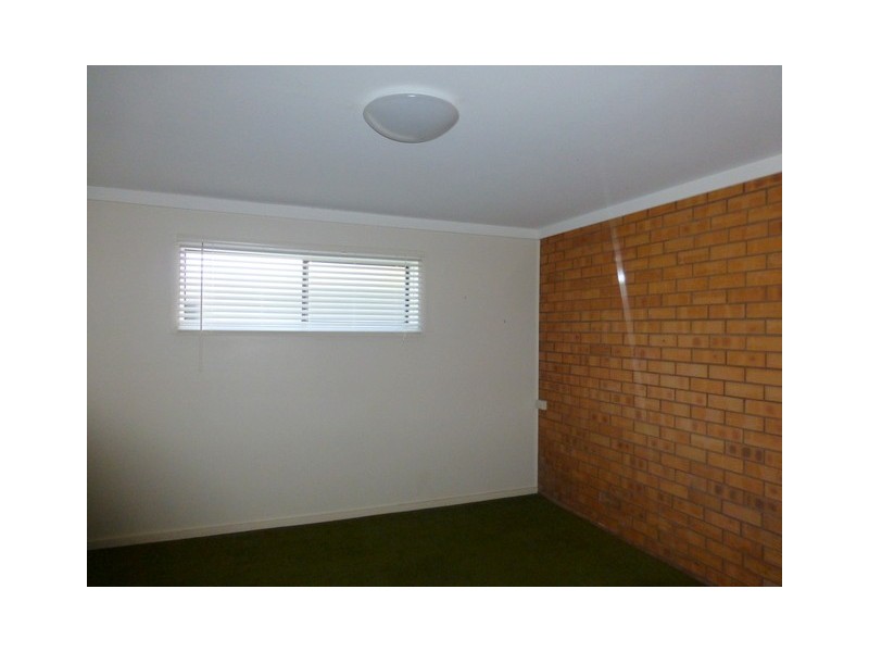 9 Middleton Street, Parkes NSW 2870