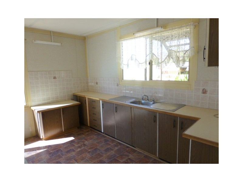 9 Middleton Street, Parkes NSW 2870
