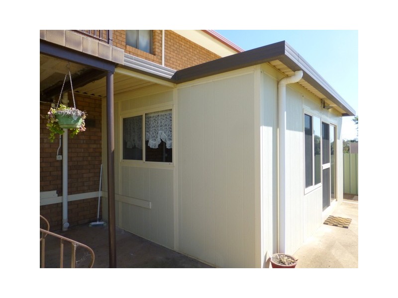 9 Middleton Street, Parkes NSW 2870