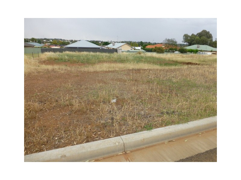 48 Park Street, Parkes NSW 2870