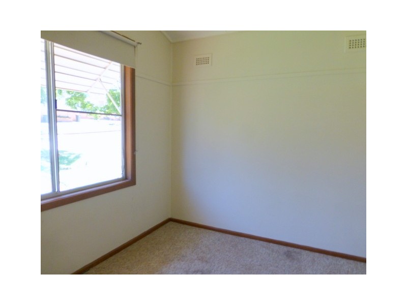 9 Gallop Avenue, Parkes NSW 2870