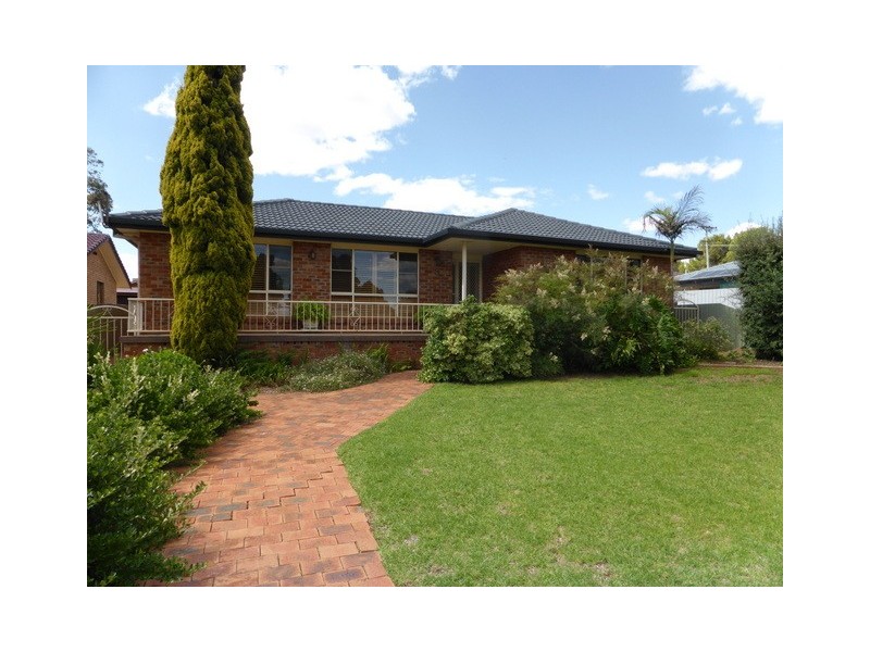 3 Clarinda Street, Parkes NSW 2870