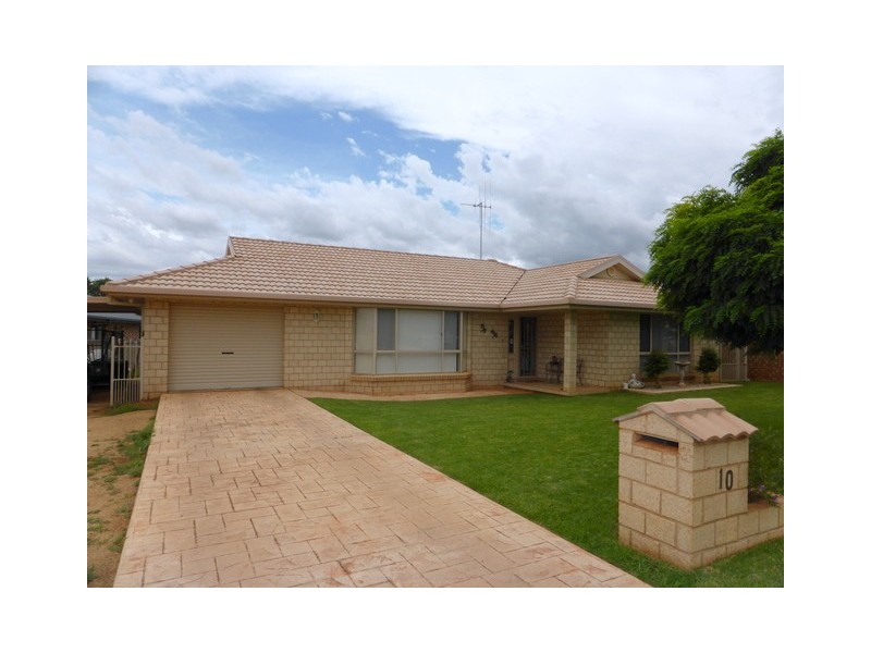 10 Noonan Street, Parkes NSW 2870